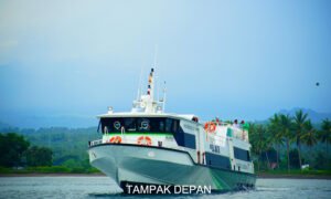 Eka Jaya fast boat FRONT VIEW